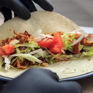 dürüm, food, dish, wrap, meal, vegetables, tortilla, tomato, onion, chicken, kebab, meat, turkish wrap, tasty, delicious, dinner, lunch, plate, tortilla, kebab, kebab, kebab, kebab, kebab