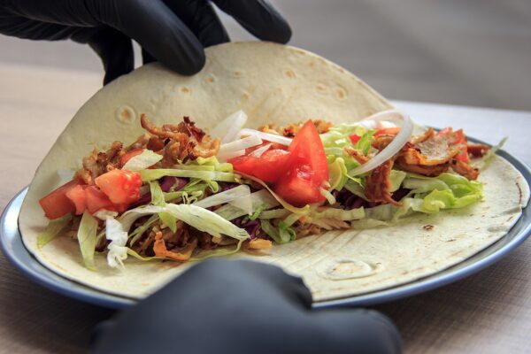 dürüm, food, dish, wrap, meal, vegetables, tortilla, tomato, onion, chicken, kebab, meat, turkish wrap, tasty, delicious, dinner, lunch, plate, tortilla, kebab, kebab, kebab, kebab, kebab